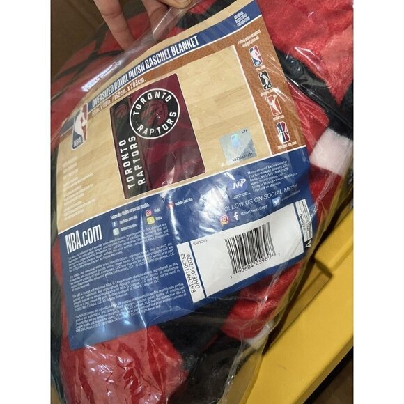 TORONTO Raptors NBA Fleece Blanket 60”x80” Royal Plush 2020 basketball Throw - Picture 3 of 5